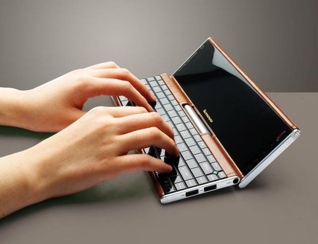 【图】联想公布超小型笔记本设备Pocket Yoga
