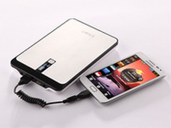 万能移动电源 忆捷“巨无霸”PT95售699