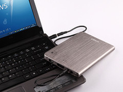 回家过年不再囧 忆捷PT90移动电源