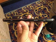 8mm超薄机身 5.7英寸巨屏中兴Memo亮相