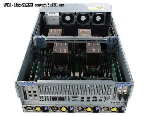 浪潮NF8420 M3四路服务器内部设计