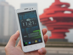 四核最具性价比手机 纽曼N2售价1499元