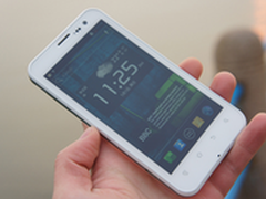 2500毫安容量电池纽曼N2手机伴你回家路