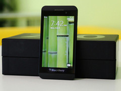 BB10系统 售价6000元 黑莓Z10真机解析