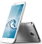 5.7英寸高清巨屏 酷派9070亮相MWC展会