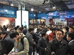 袁明的中国梦：选飞Phone  弃iPhone