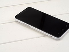 千元性价比720P四核 中兴V987仅1498元