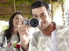 采用镀金工艺制作 东芝32GB SDHC报价68