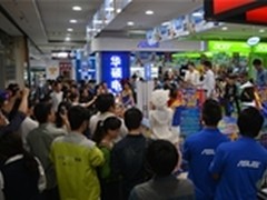 百脑汇高考清凉送 端午粽香浓