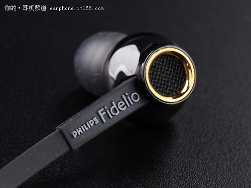 飞利浦Fidelio S2外观解析