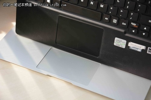 Yoga 11s：11英寸Air 配置和身形比较