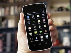 双核高清智能机　三星i9502 售价1400元