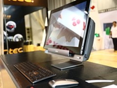 华硕变形一体电脑P1801给WGT电子竞技赛