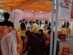 推出“0元购”活动，现场派送翰智平板