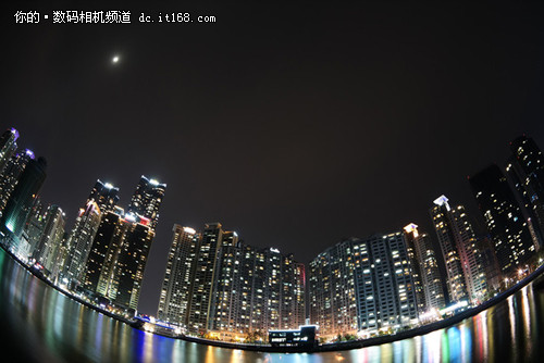 三星公司发布最小的10mm f/3.5鱼眼镜头