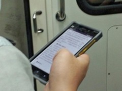 米3再曝照 地铁疑似小米3工程机