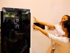 青博会小萝莉感受卡萨帝“大眼睛”空调