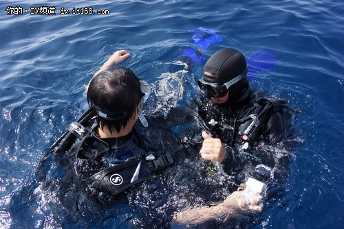 我要我们在一起索尼GWP88E实拍深海浮潜