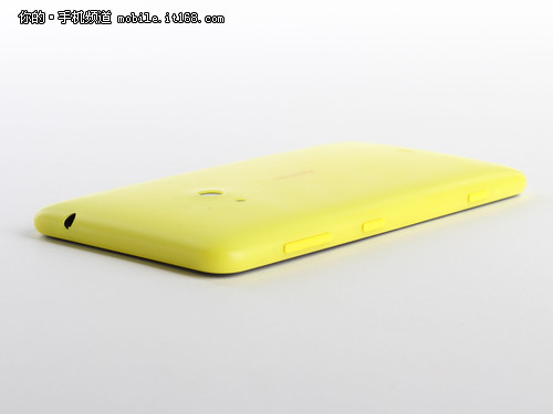 4.7英寸诺基亚Lumia625评测 设计和屏幕