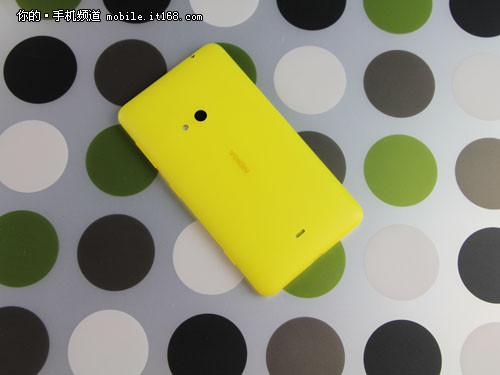 4.7英寸诺基亚Lumia625评测 硬件和电池