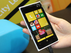 直降1400 WP8旗舰诺基亚920国美仅2588