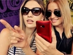 今夏“快乐女神”必备魅夜红新HTC One