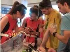 烧烤月购机实录：冒生命危险抱得美人归