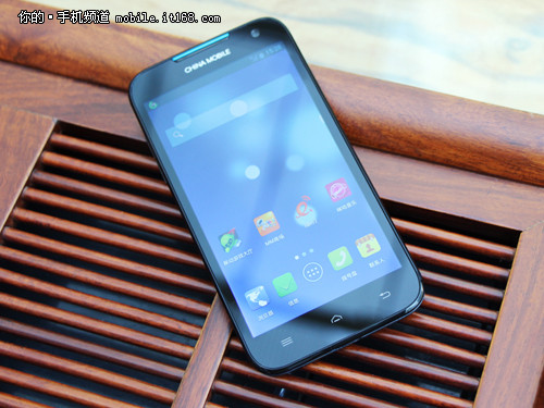 京东首发预售1299元 中国移动M701测评