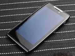 极致纤薄手机 摩托罗拉XT910仅售999元