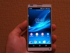 4.7英寸安卓智能中端机三星I8552售1990