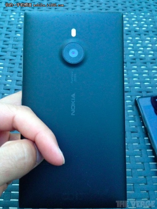 11月上市 诺基亚Lumia1520裸机售4280元