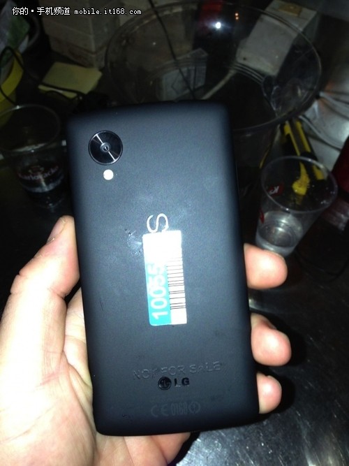Nexus 5真机现身 最新Andriod4.4附体