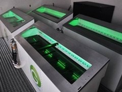 脸谱推新服务器冷却方案：浸泡式冷却