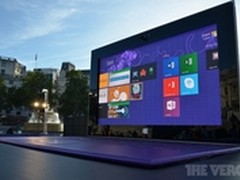 微软在伦敦建起383寸屏的巨型Surface 2