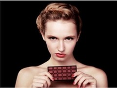 换季时尚搭配 明基移动电源吸睛点缀