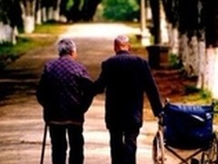 MIMICALL网络电话提醒您当及时行孝