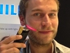 飞利浦推出带有激光导引防水胡须修剪器