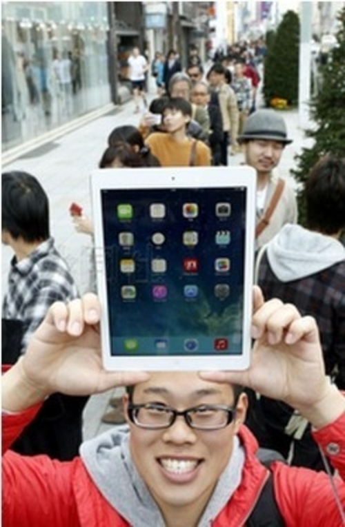 iPad Air日本上市 银座店排起300人长龙