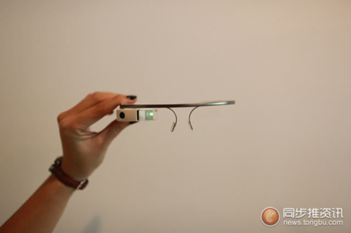 Google Glass 型到不需要朋友！