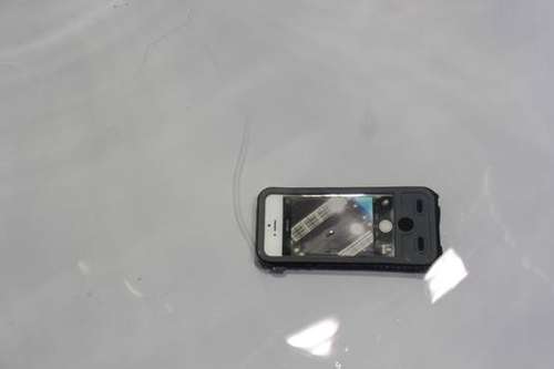 首款iPhone5S防水背夹电池惊艳高交会