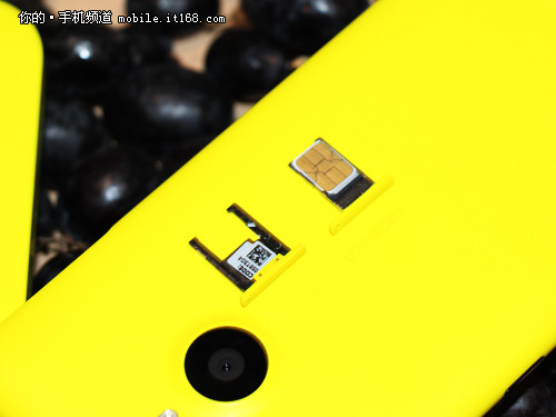 售价4999元 诺基亚LUMIA1520发布