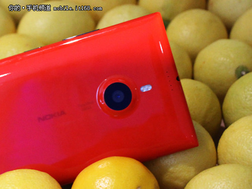 售价4999元 诺基亚LUMIA1520发布