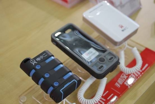 首款iPhone5S防水背夹电池惊艳高交会