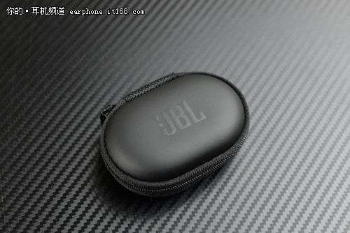 大牌音质多点连接 JBL蓝牙耳机J305评测