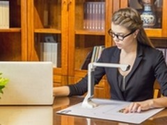 明基高拍仪  黄脸婆转身即成“白富美”