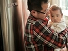 卡萨帝创艺全家福上演“呆萌父子秀”