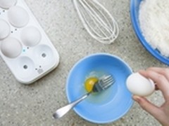 方便确定坏蛋 Quirky智能冰箱蛋架上市