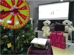 明基携手八月照相馆新年送祝福