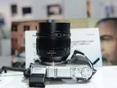 松下发布42.5mm F1.2和35-100mm镜头