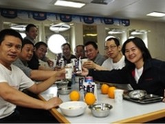 雪龙号脱困 奥克斯随船挑战环南极行